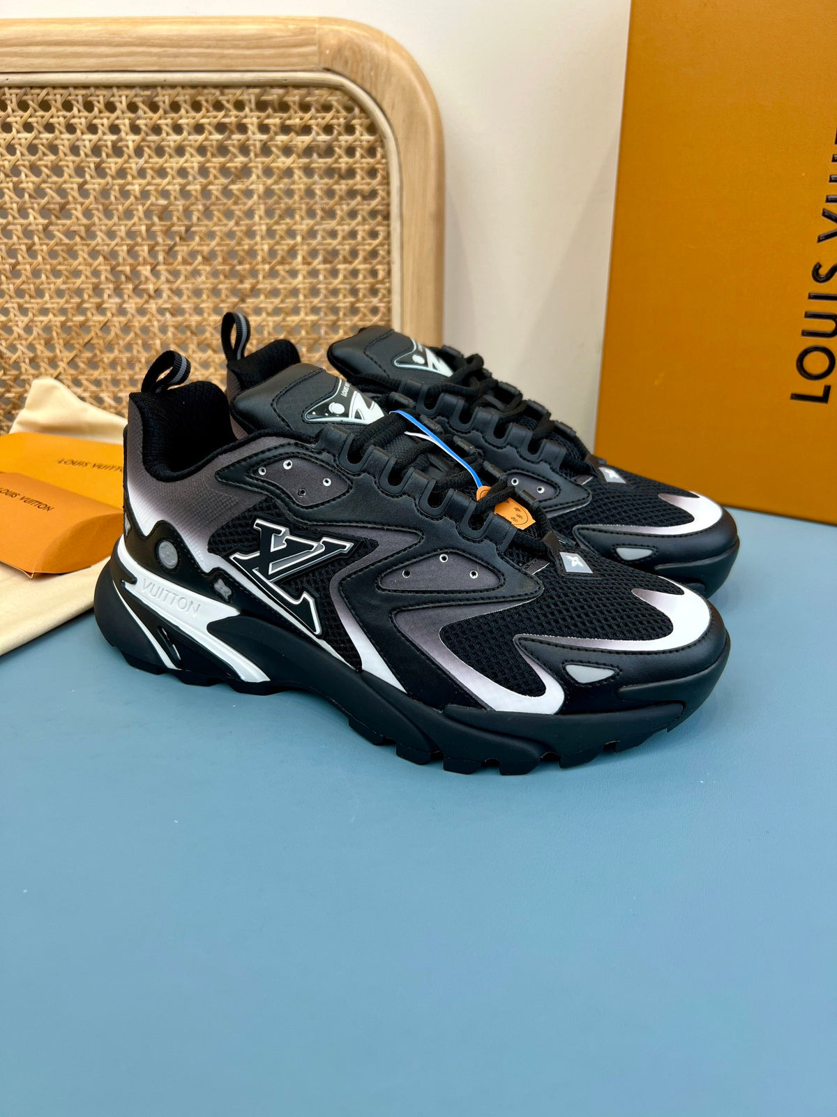 Louis Vuitton tatic