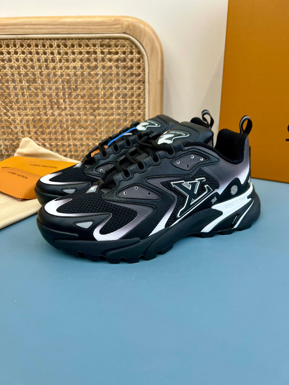 Louis Vuitton tatic