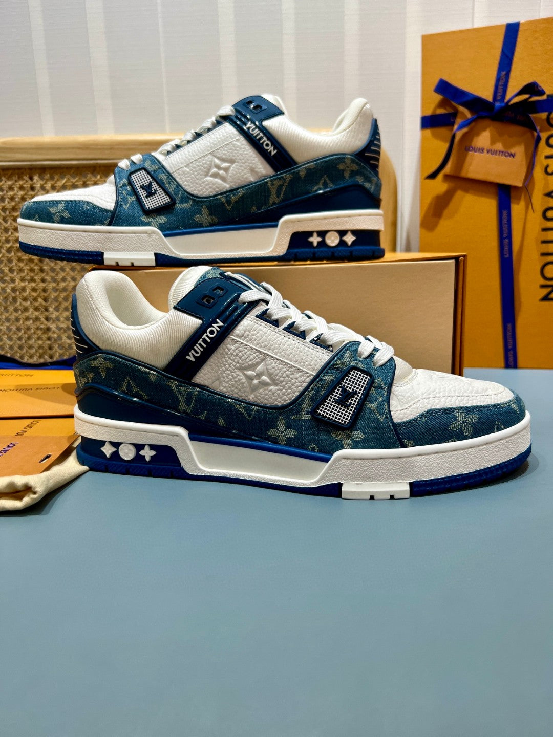 Lv sneaker