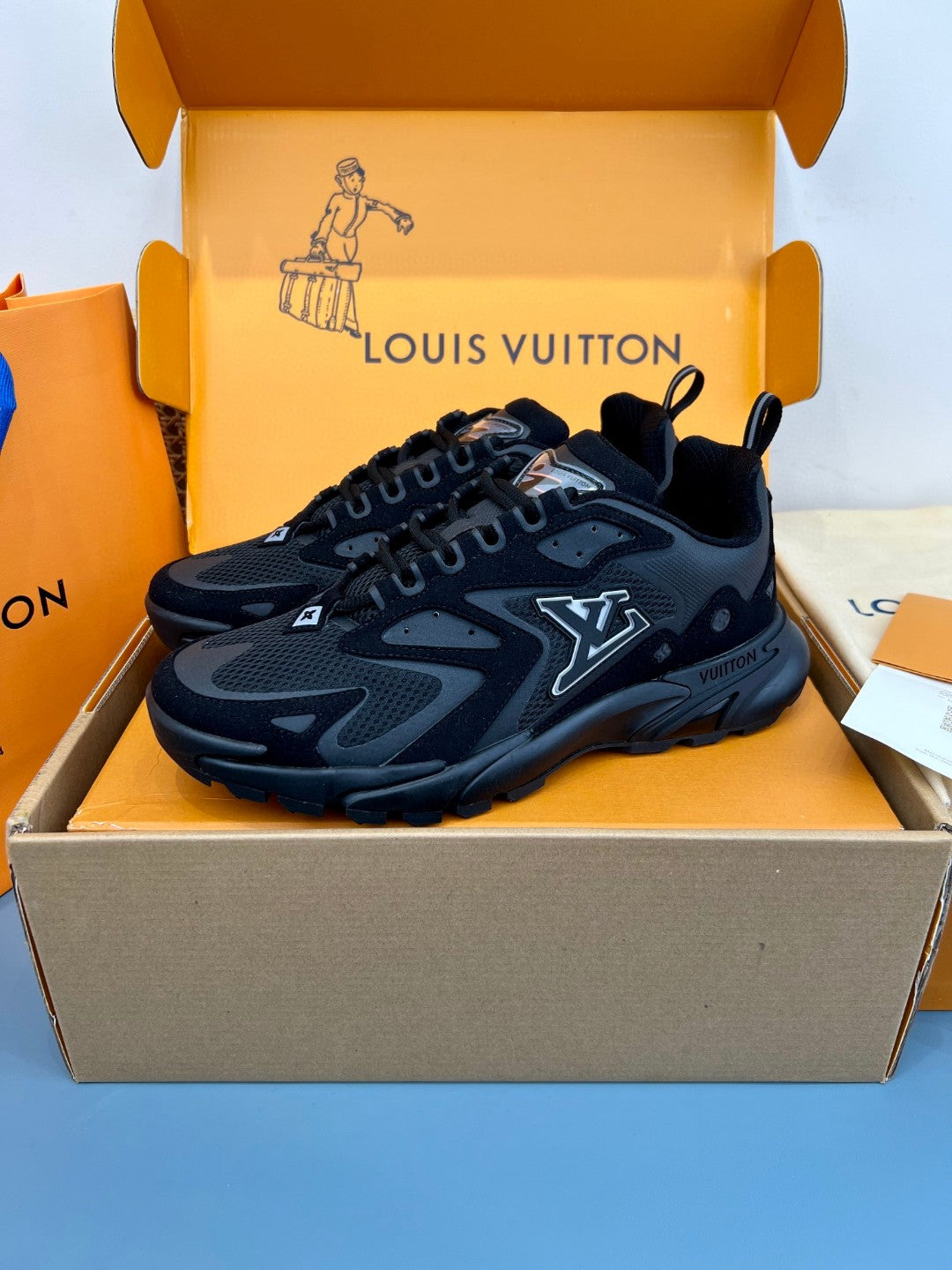 Louis Vuitton tatic