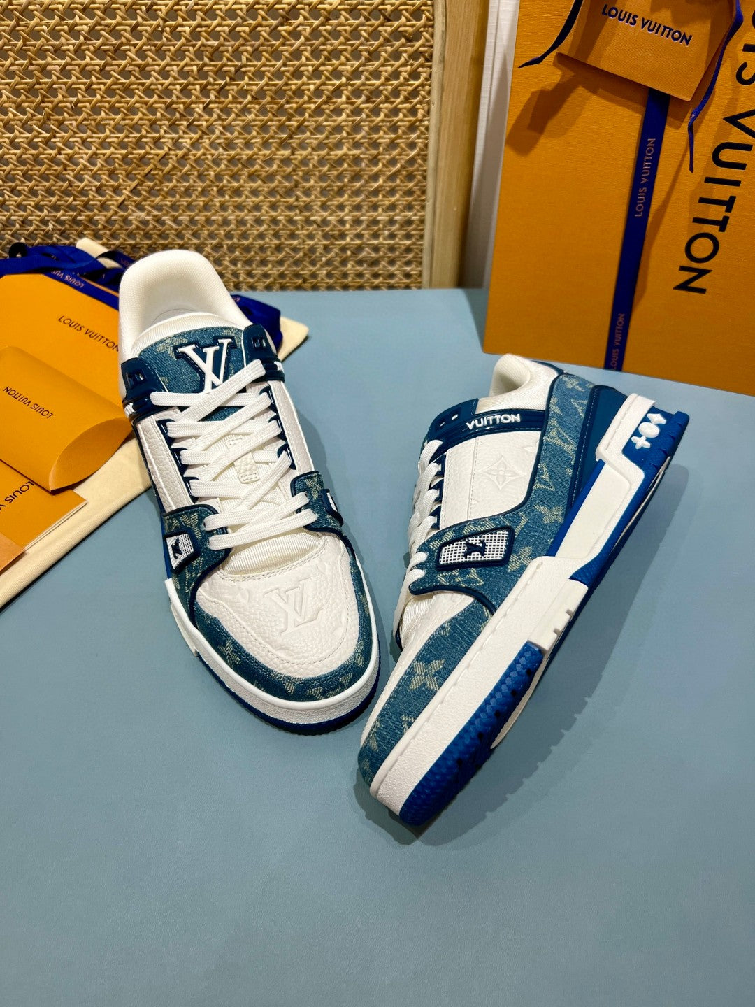 Lv sneaker